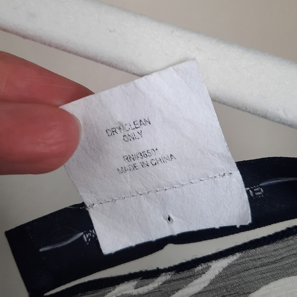 Vintage Mesmerize Silk Floral Animal Print Shawl - Picture 5 of 5